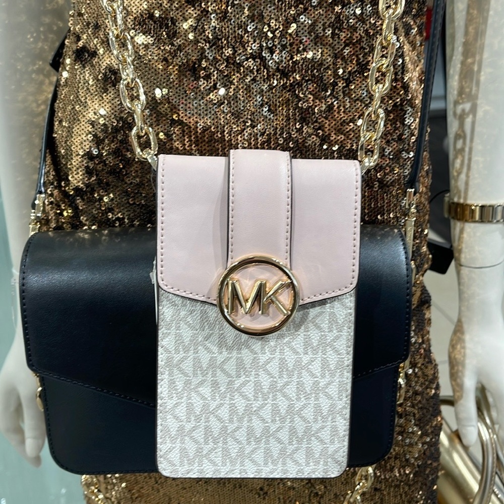 Michael Kors Carmen Small Logo Smartphone Crossbody Bag
Powder Blush Multi - Picture 16 of 16